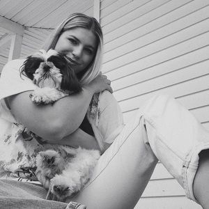 Meet your Posher, Madelyn